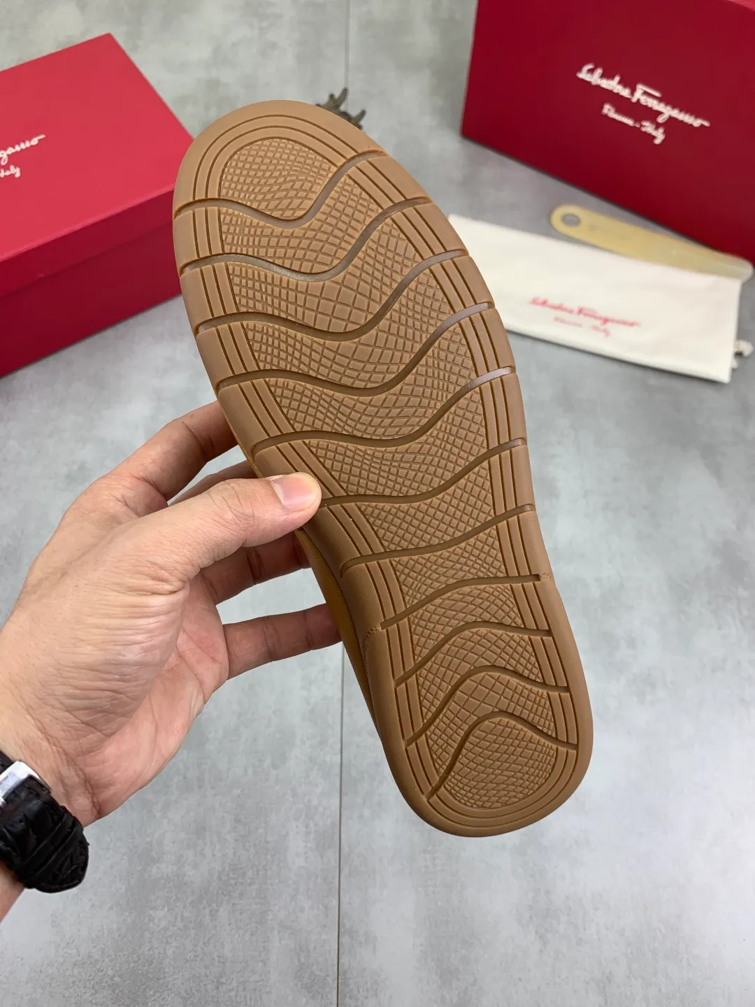 Men's shoes 💰P480 New model [Ferragamo/Ferragamo] Latest model Original imported calfskin, imported pigskin lining + original luxury metal buckle + original rubber outsole Soft and comfortable Size number: 38-44